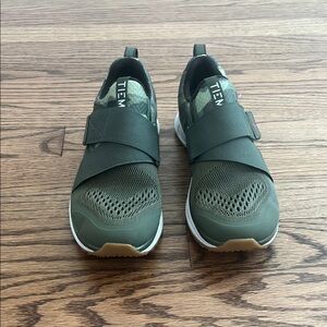 Green Athletic Shoes with Slip-On Design and Elastic Strap